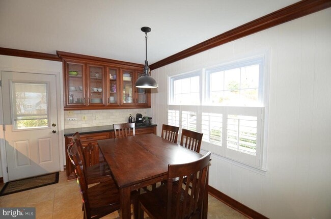 Building Photo - 6901 Stoneybrooke Ln