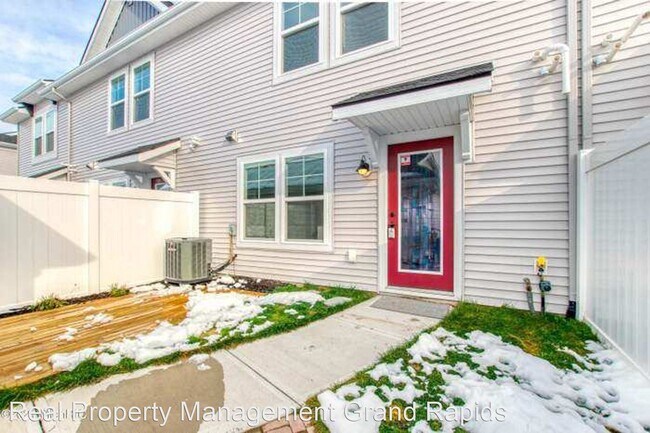 Foto del edificio - 3 br, 3 bath House - 6921 Myers Lake