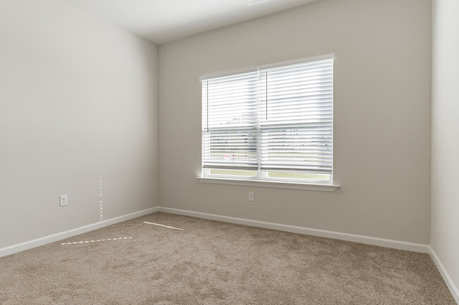 Building Photo - 5842 Horizons Pkwy