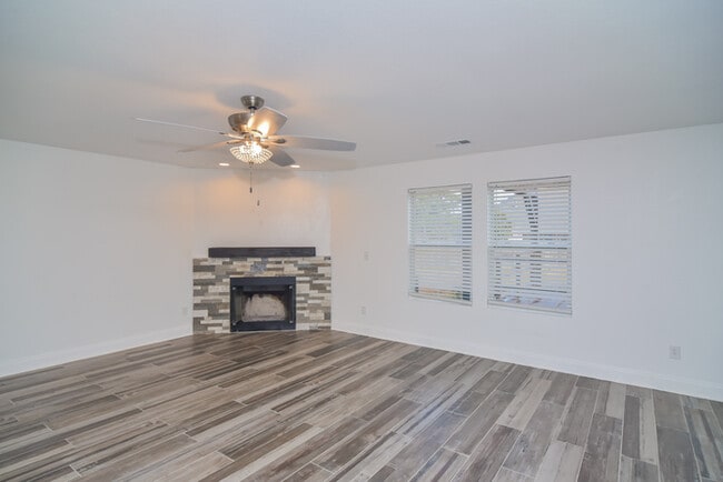 Building Photo - 101 Rein Dance Ln