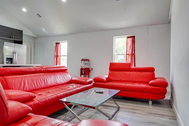 Foto del edificio - 2516 Cleburne St