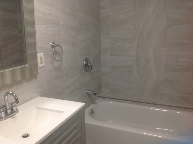 Foto del edificio - 66 Huber Pl