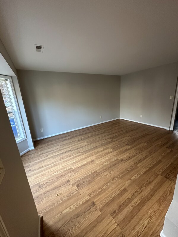 Foto del edificio - 833 Brickwood Ct