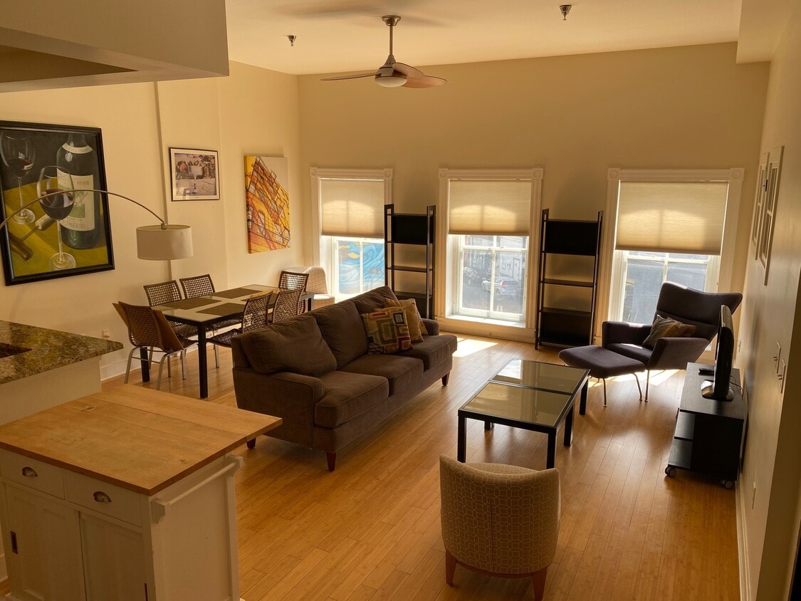 Living room/Hardwood floors - 118 W Marshall St (Richmond, VA)