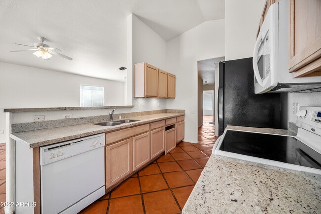 Building Photo - 1414 E Weldon Ave