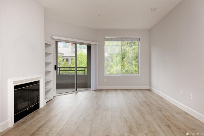 Building Photo - 240 Caldecott Ln