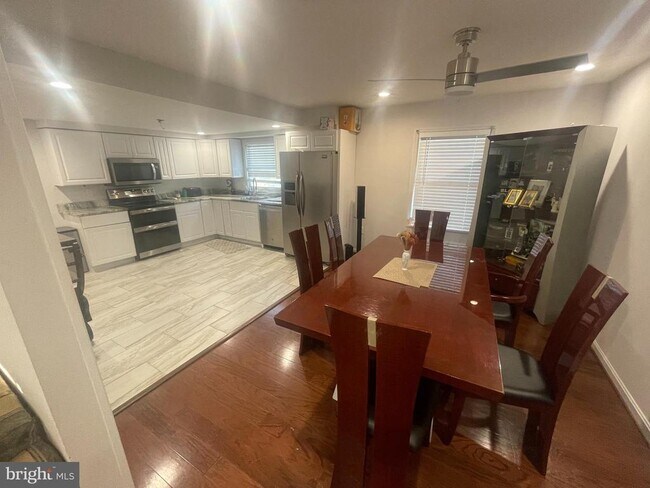 Building Photo - 9803 Gay Dr