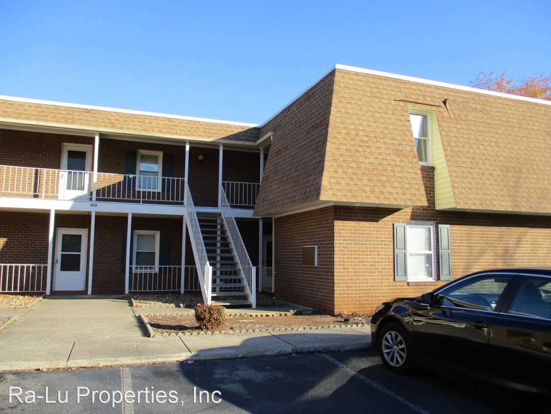 Primary Photo - 2 br, 2 bath House - 300-G Windsor Manor