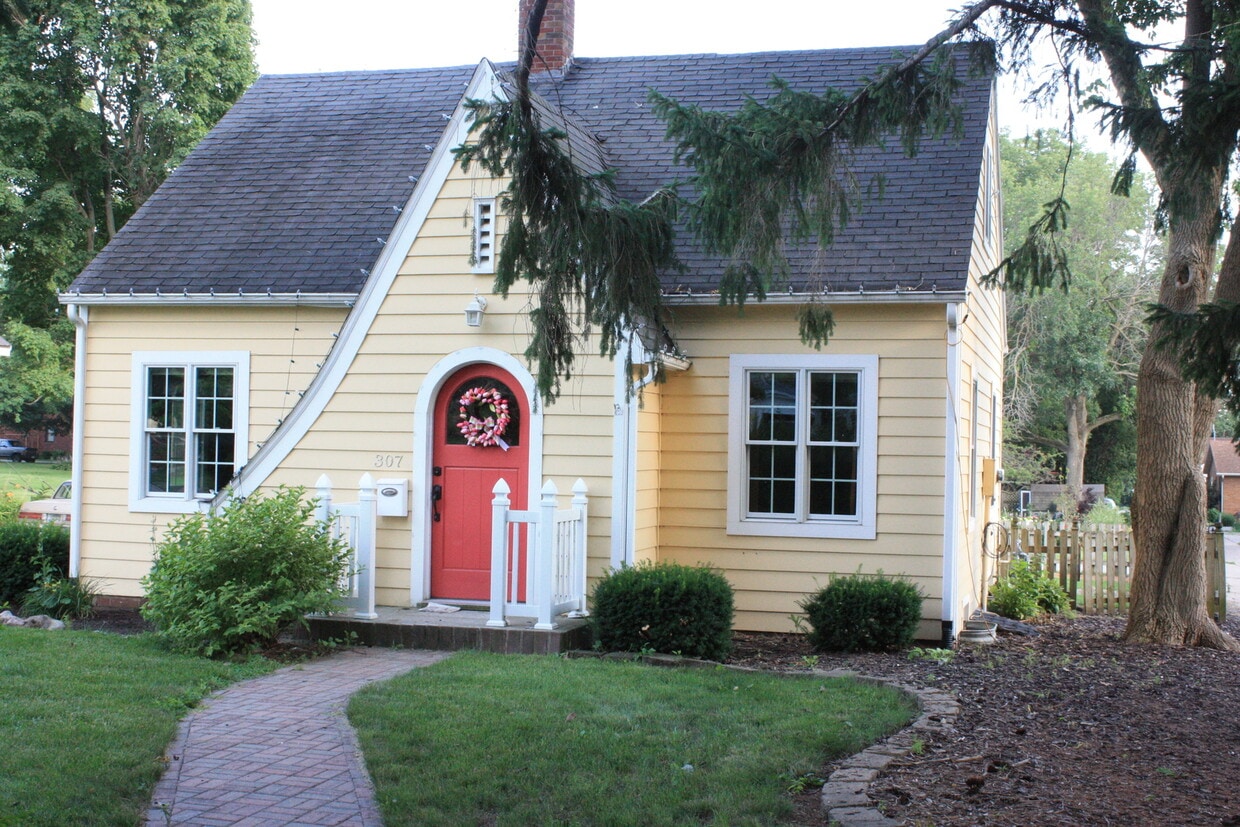 Primary Photo - Adorable Home For Rent!