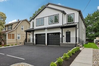 Building Photo - 136 Cedar Ave