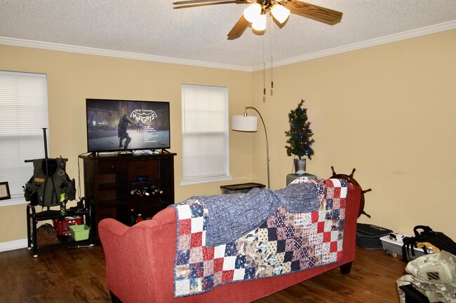 Foto del edificio - 1618 Drayton Ln