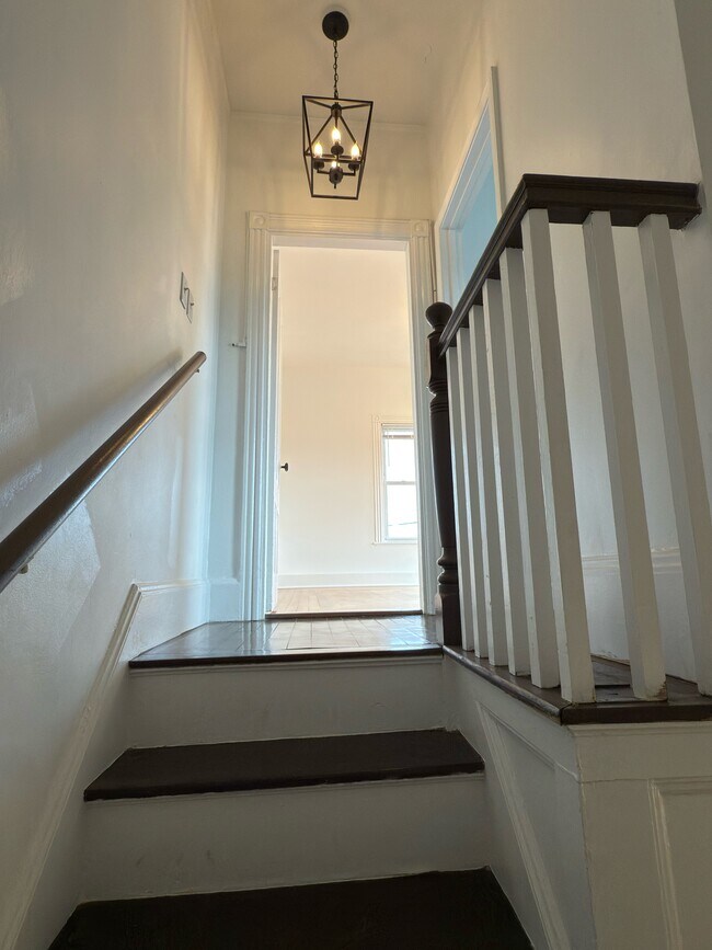 Foto del edificio - 1060 Forest Ave