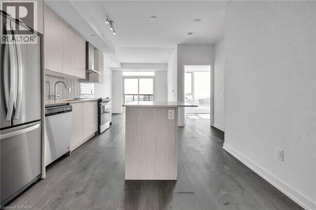 Building Photo - 55 Duke St W