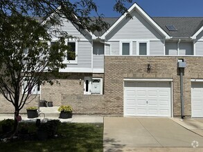 Building Photo - 9402 Lindsay St