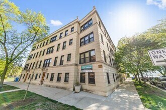 Building Photo - 1320 W Birchwood Ave