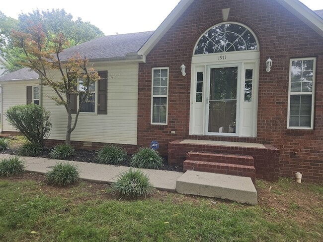 Building Photo - 1911 Pecan Ridge Dr