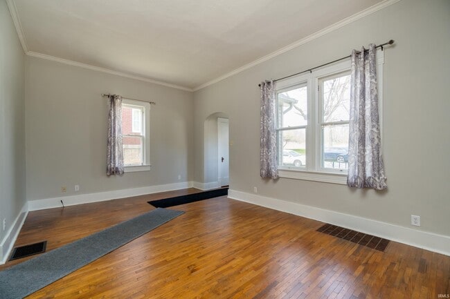 Building Photo - 1014 Elmwood Ave