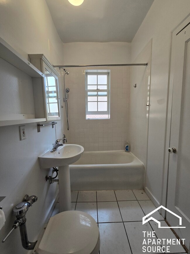 Foto del edificio - 1456 Oak Ave