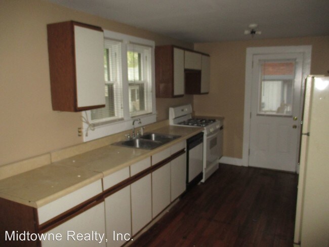 Building Photo - 1160 Nuttman Ave