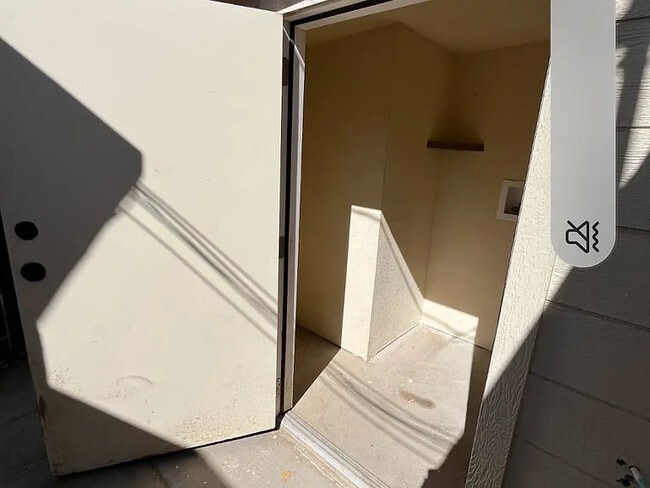 Foto del edificio - 317 S Broadway