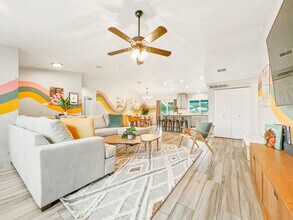 Building Photo - 1209 W Loughlin Dr