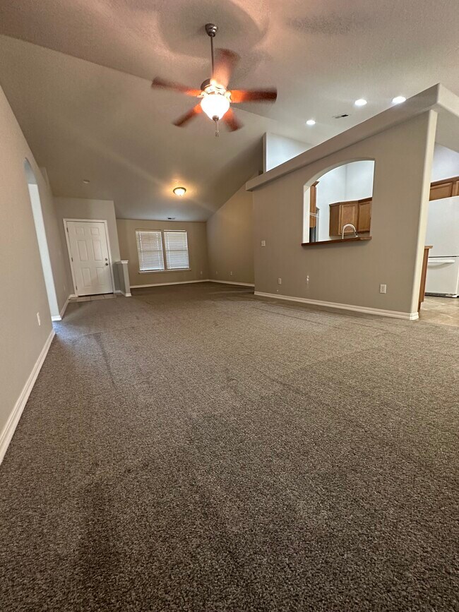 Building Photo - 5671 Waikiki Ct