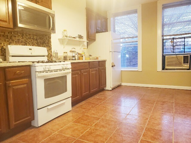 Primary Photo - 512 Thatford Ave