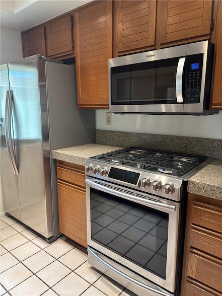 Foto del edificio - 25221 Tanoak Ln
