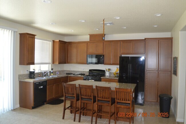 Foto del edificio - 1668 Ryegrass Wy