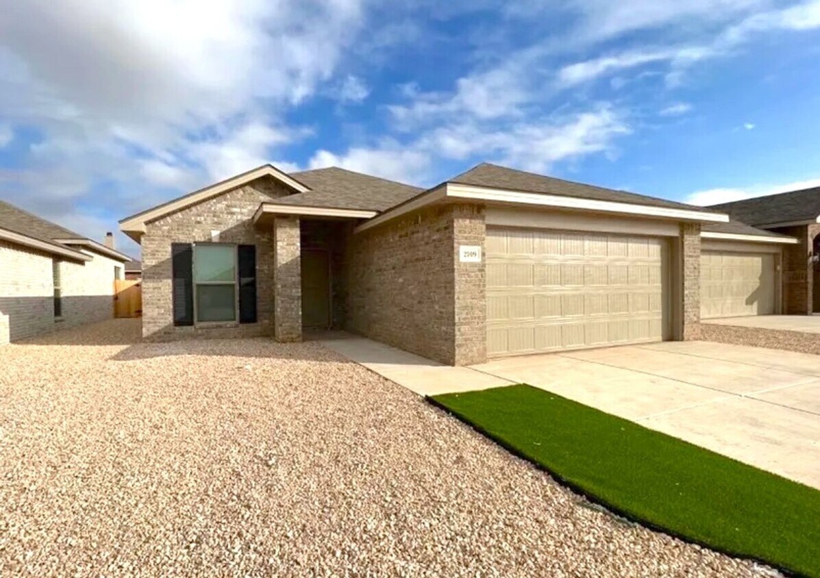 Foto principal - 3 Bedroom Home In Frenship ISD!