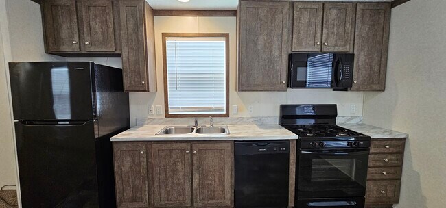 Foto del edificio - 248 Magnolia Pl