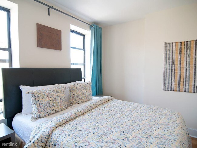 Building Photo - 400 College Ave