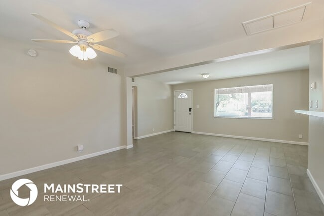 Building Photo - 6131 E 25th St