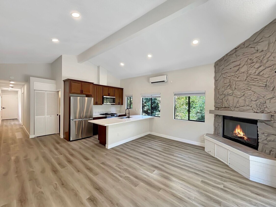 Foto principal - Charming 2BD/2BA Home in North Park W/ W/D...