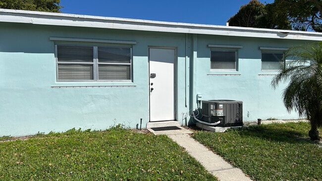 Building Photo - 3801 NE 22nd Ter