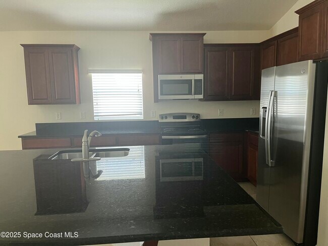 Foto del edificio - 1343 Musgrass Cir