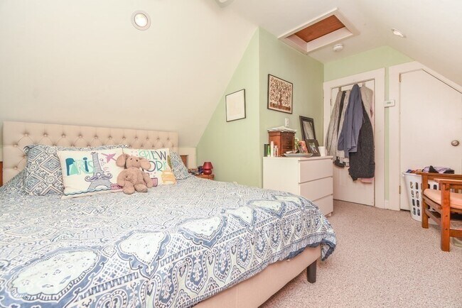 Dormitorio 3 - 192 Auburndale Ave