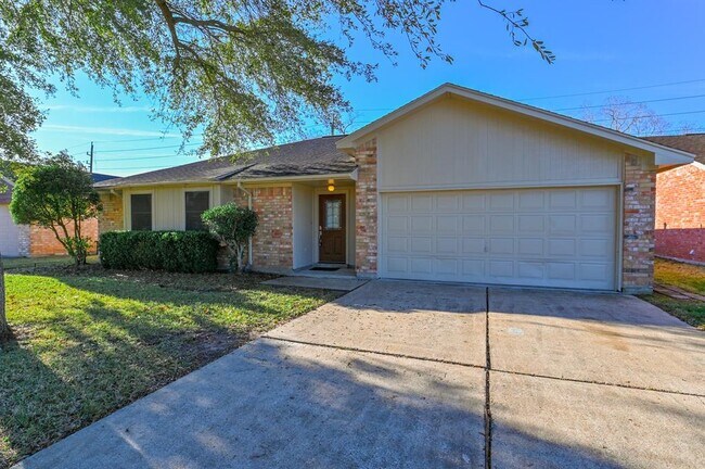 Building Photo - 3046 Sleepy Hollow Dr