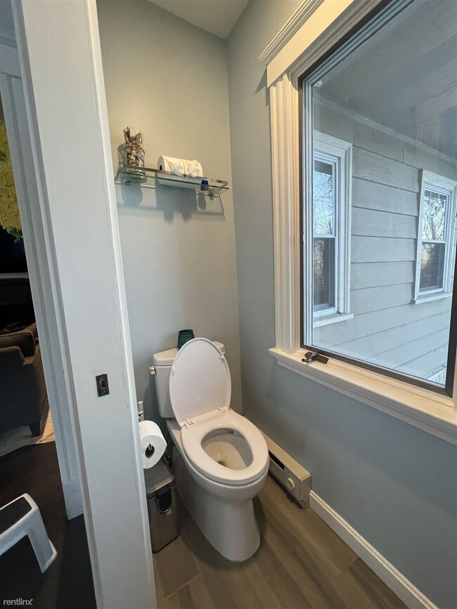 Building Photo - 4 br, 2.5 bath House - 219 Mason Ter Unit 219