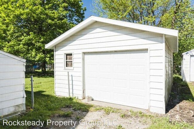 Building Photo - 2 br, 1 bath House - 1309 N champaign St.
