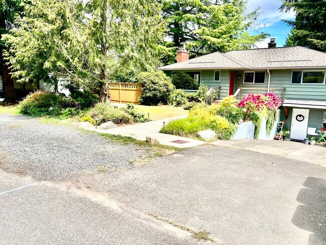 Foto del edificio - 12156 12th Ave NW