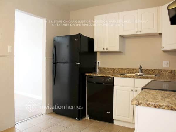 Foto del edificio - 13298 Lackland Dr