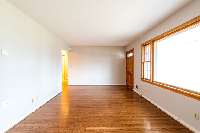 Building Photo - 3BR/2.5BA Home For Rent