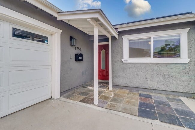 Building Photo - Imperial Beach, Gorgeous 4 bed 2 bath home...