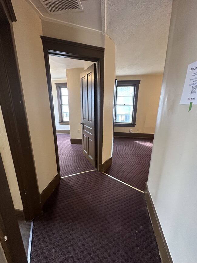 Building Photo - 224 Madison St