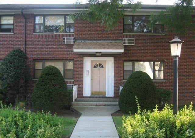 Building Photo - 170 Myrtle Ave