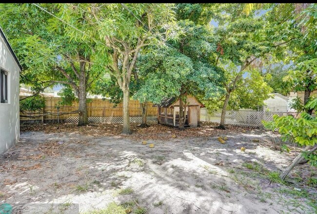 Foto del edificio - 891 NW 33rd Terrace