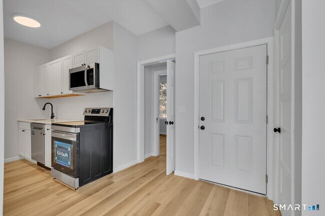 Foto del edificio - 192 Hartford Rd