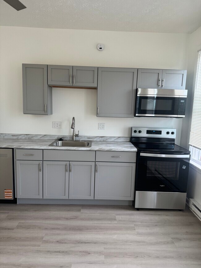 Kitchen - 3022 Perrysville Ave