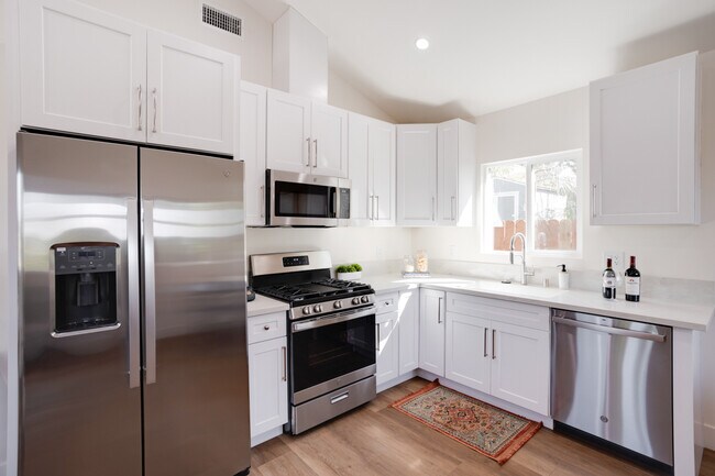 Building Photo - 5217 Coringa Dr